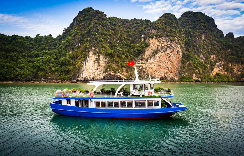 Connect with local life in Halong Bay